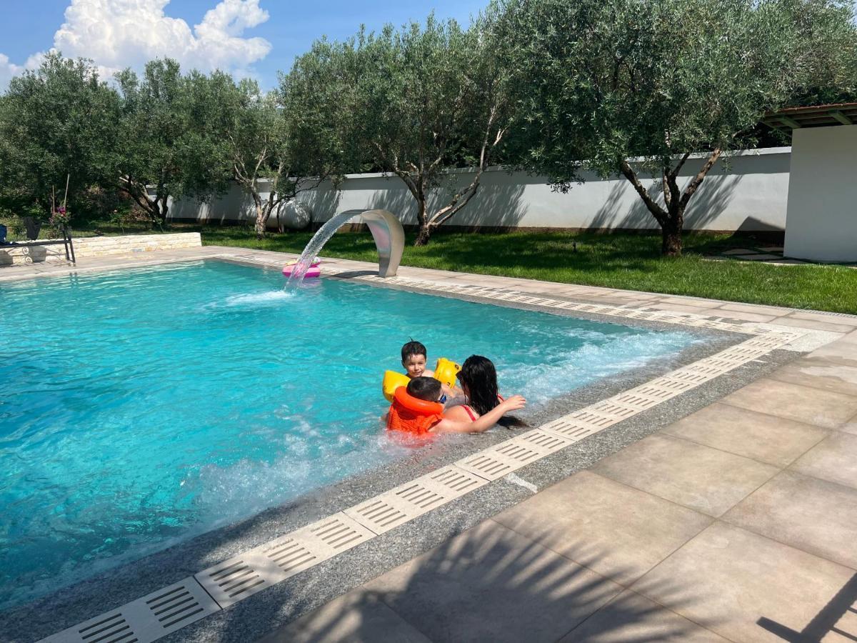 Villa Salo Labinot i Poshtëm Eksteriør billede